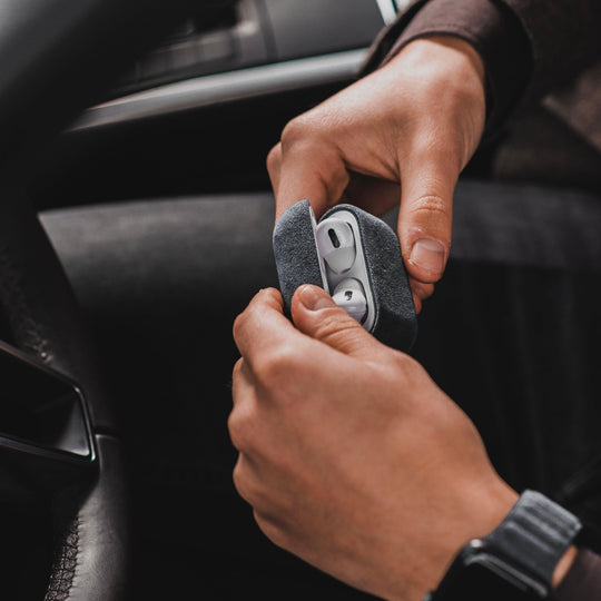 AirPods 1/2 Gen Alcantara Case - Space Grey - Alcanside