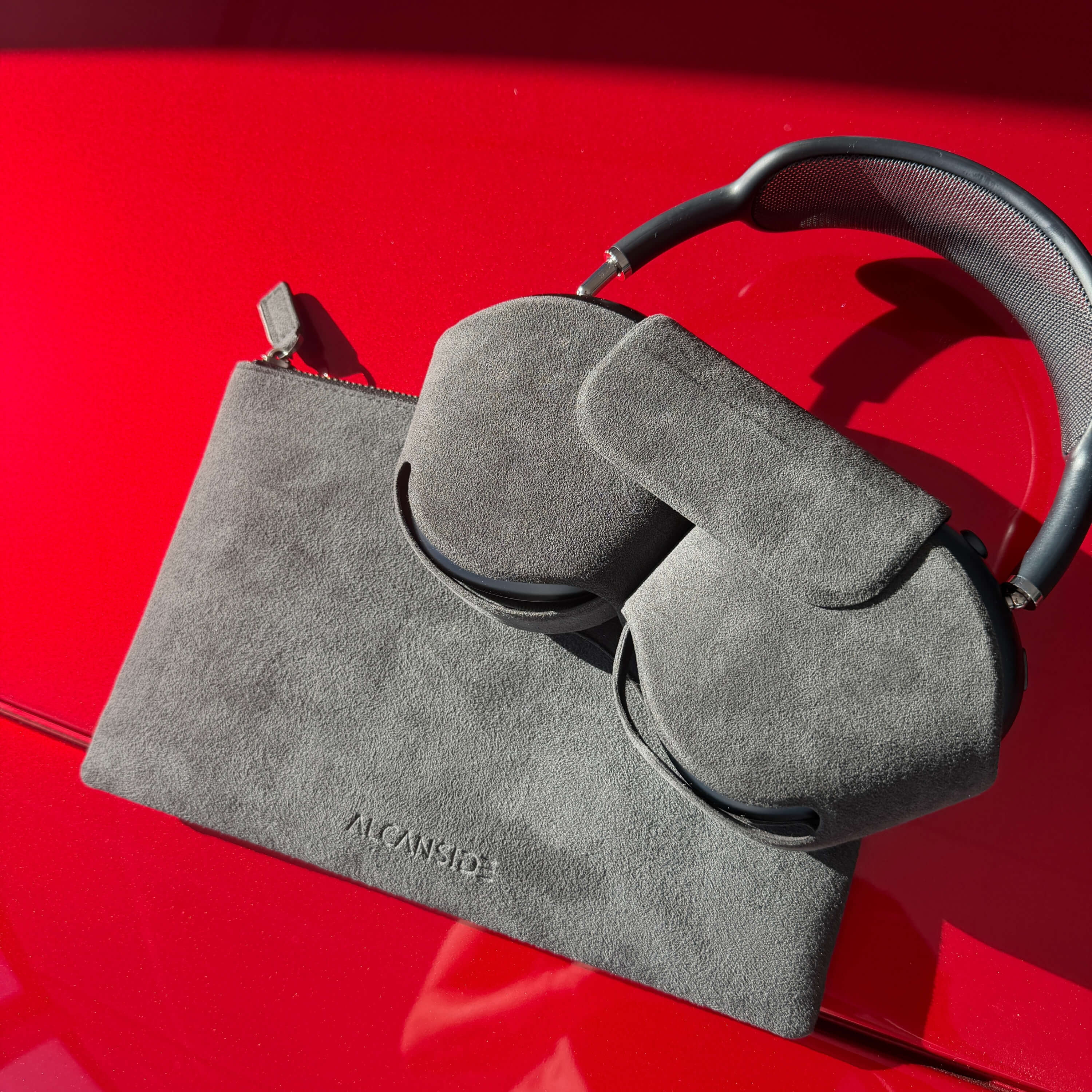 AirPods Max Alcantara Smart Case - Space Grey